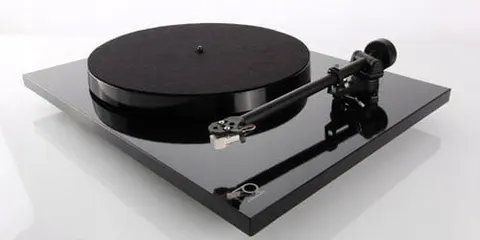Rega P1 (Planar1)