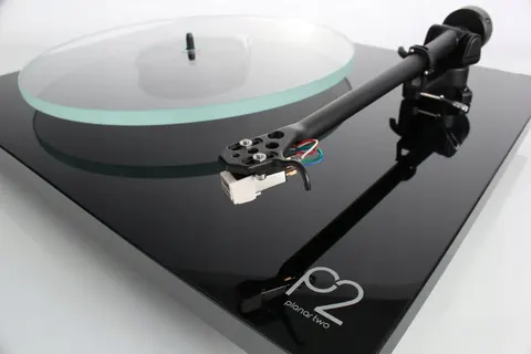 Rega P2 (Planar2)