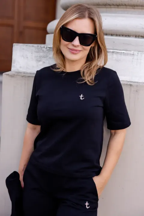T-Shirt damski Czarny Black TUSS