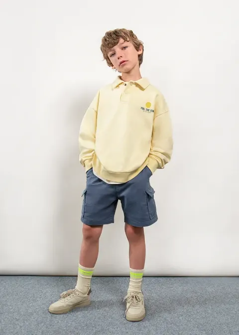 Bermudy chino o kroju cargo dla chłopca Niebieskie Boston x Mayoral 26-06226-405