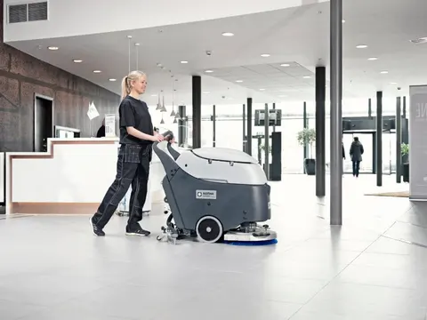 Nilfisk automat szorująco zbierający SC 450 E 230V