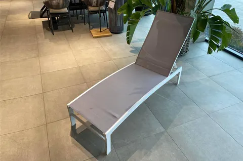 Leżak ogrodowy ALTEA biały 1122 OUTLET