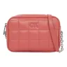 CALVIN KLEIN TOREBKA DAMSKA SQUARE QUILT CAMERA BAG CZERWONA K60K612331 0JV