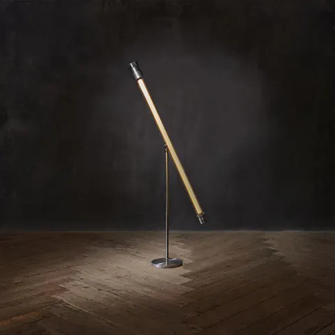 Lampa podłogowa RetroFlex - inspirowana zabytkową lampą z lat 70
