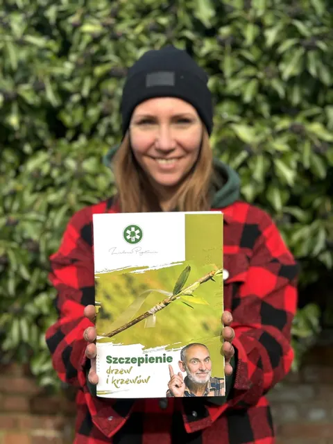 Poradnik "Szczepienie drzew i krzewów"