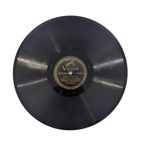 Lionel Hampton And His Orchestra: A Ghost of Chance/Dough-Ra-Me 26696 Victor