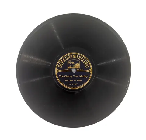 Wood, Wells and Wilkins: The Bridge/The Cherry Tree Medley 572 Beka Grand Record