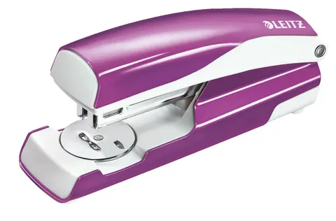 Zszywacz na 30 kartek 24/6, 26/6 fioletowy LEITZ 55021062