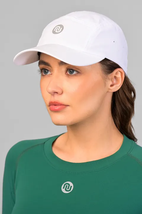 Czapka z daszkiem White
