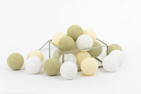 Zestaw lampek Cotton Balls Perłowe