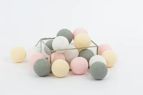 Zestaw lampek Cotton Balls White Pastel