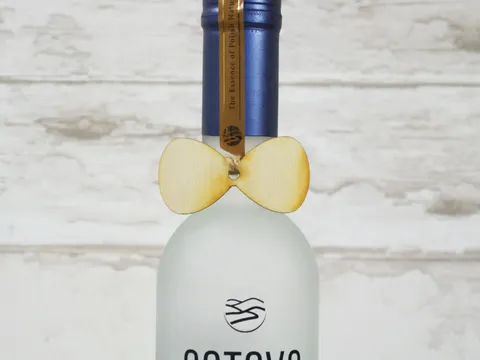 Drewniana zawieszka na alkohol