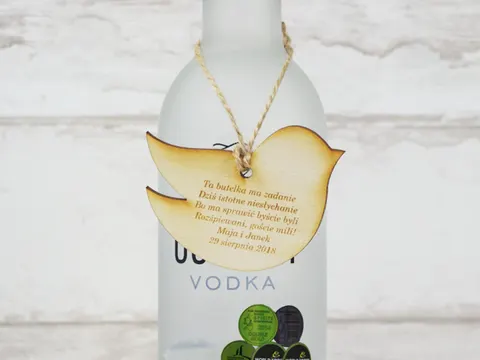 Drewniana zawieszka na alkohol - ptaszek