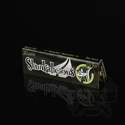Bibułki Skunk Skunkalicious 1 1/4 (Skunkolated Mentholated)