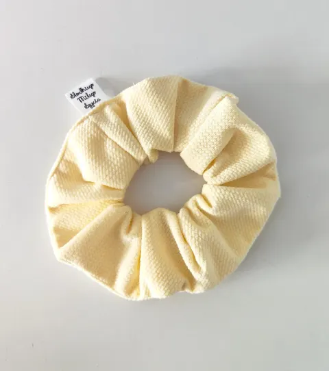 Scrunchie BANANA 1szt - frotka do włosów velvet