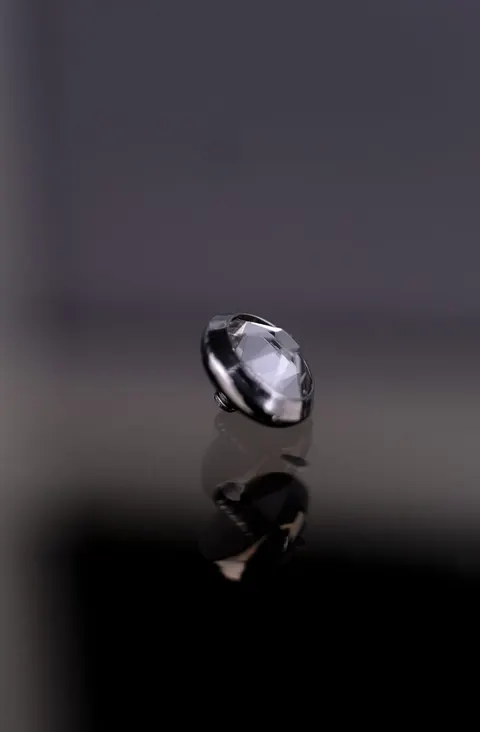 Nakrętka na microdermal 'crystal'