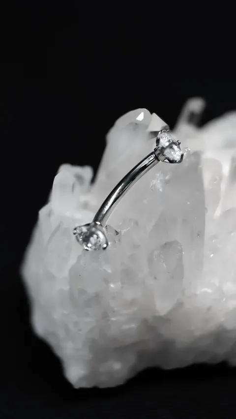 Banan tytanowy 'crystal prong set'