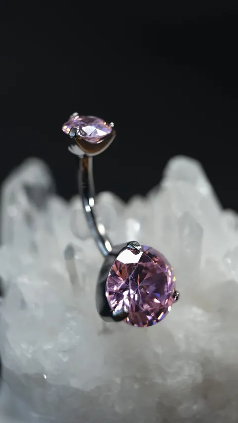 Tytanowy kolczyk do pępka 'navel crystal pink'
