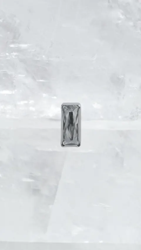 Labret tytanowy 'clear boxy'