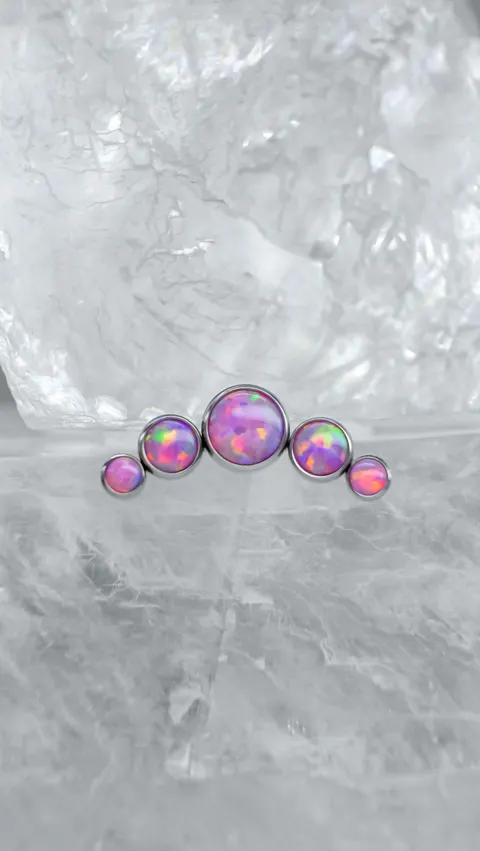 Labret tytanowy 'cluster 5 stones opal pink'