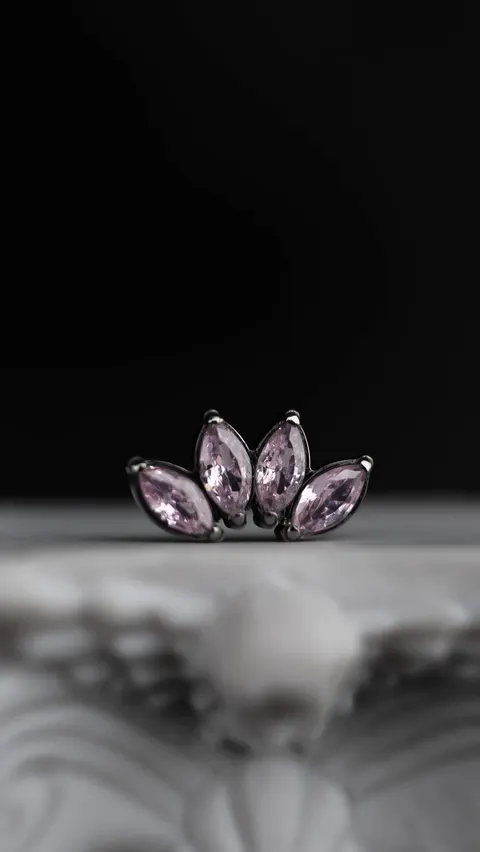 Labret tytanowy 'marquess pink'