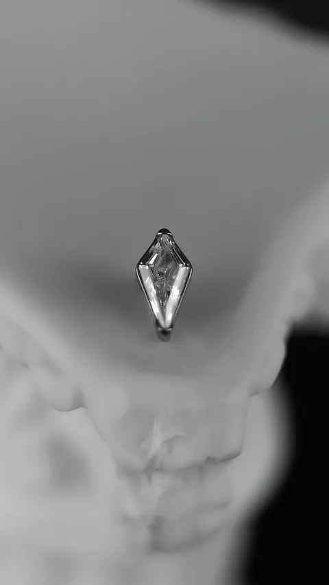 Labret tytanowy 'lozenge mini'