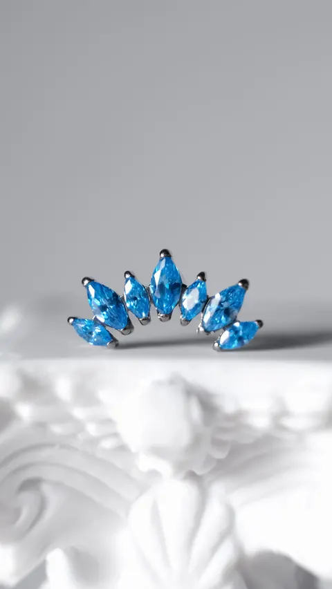 Labret tytanowy 'cluster 7 marquess aqua'