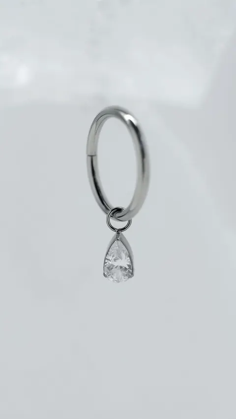 Tytanowe kółko z zawieszką 'crystal drop'
