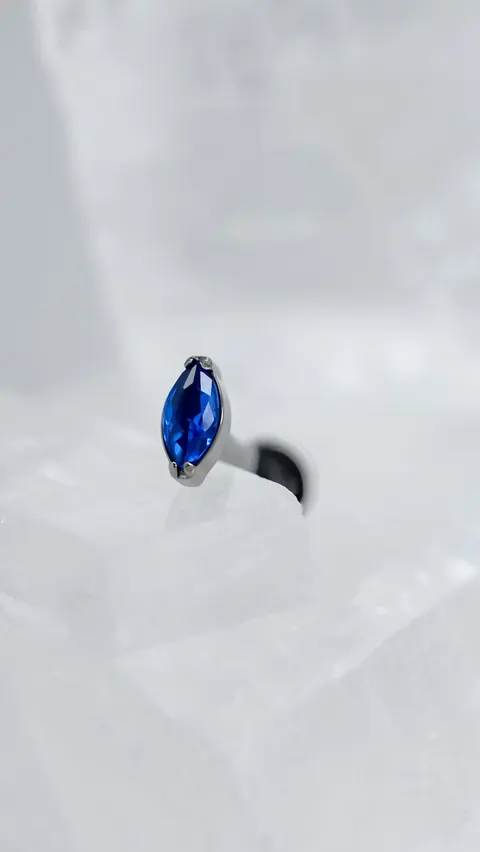 Labret tytanowy 'crystal diamond blue'