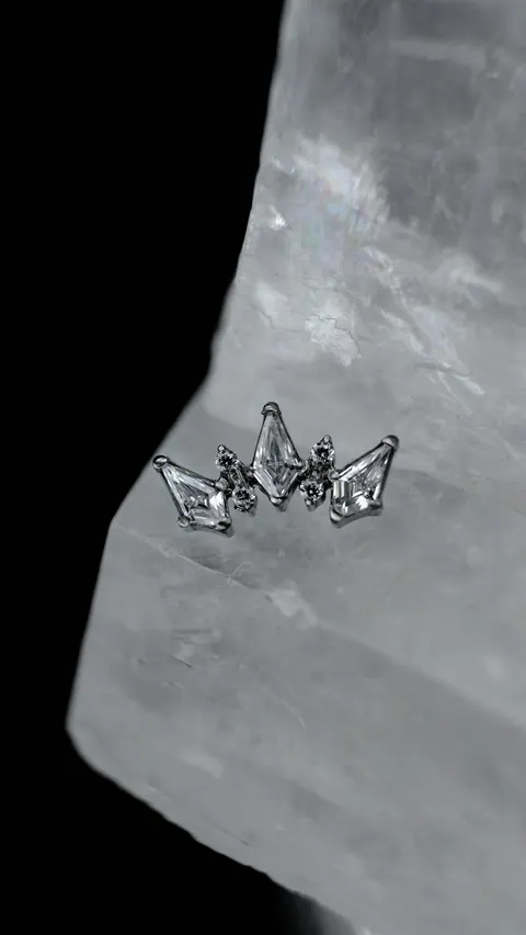 Labret tytanowy 'crystal frozen'