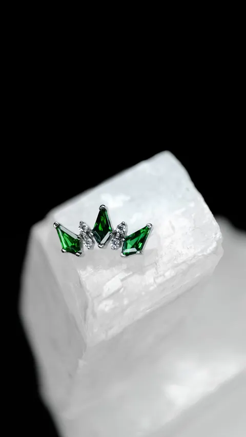 Labret tytanowy 'frozen green'