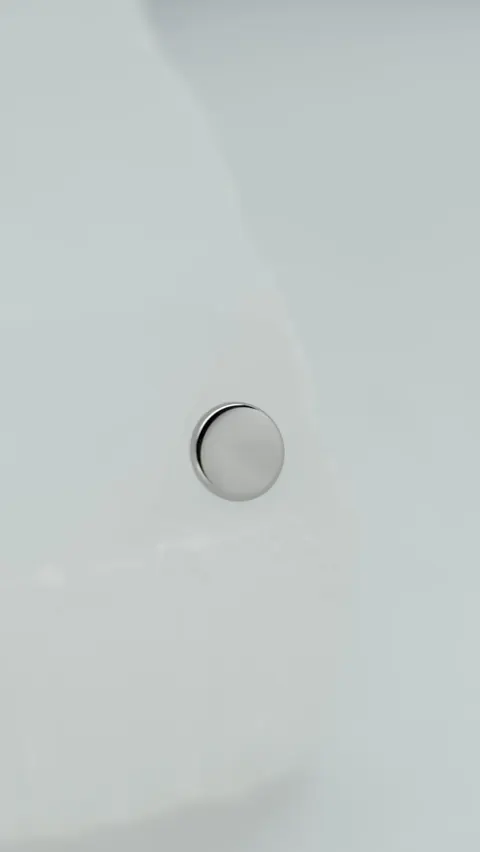 Nakrętka na microdermal 'disk'