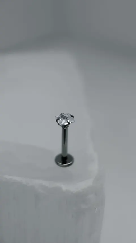Labret tytanowy 'sparkler'