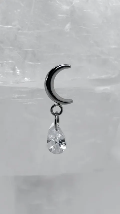 Labret tytanowy 'moonshine'