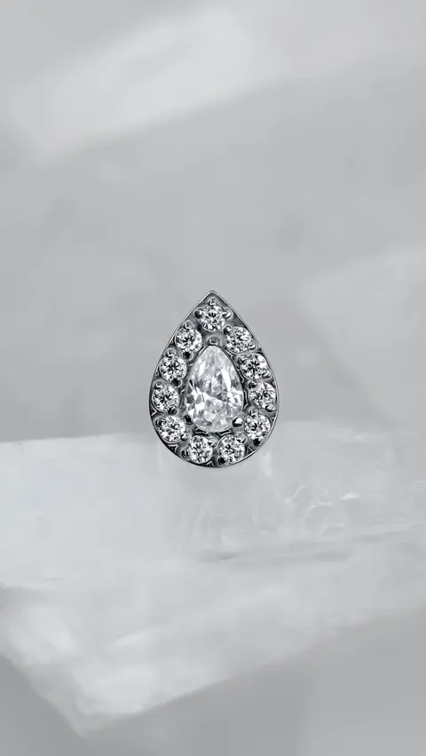 Labret tytanowy 'demure drop'
