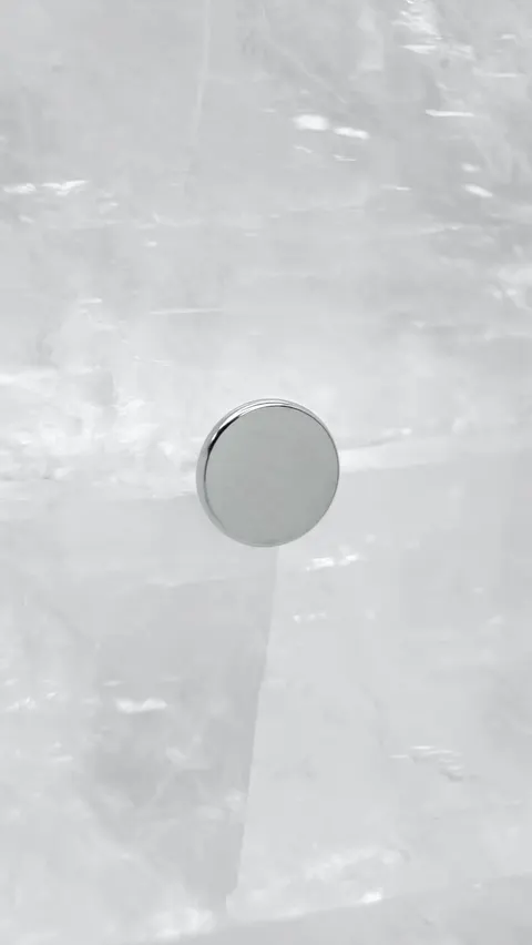 Labret tytanowy 'disk'