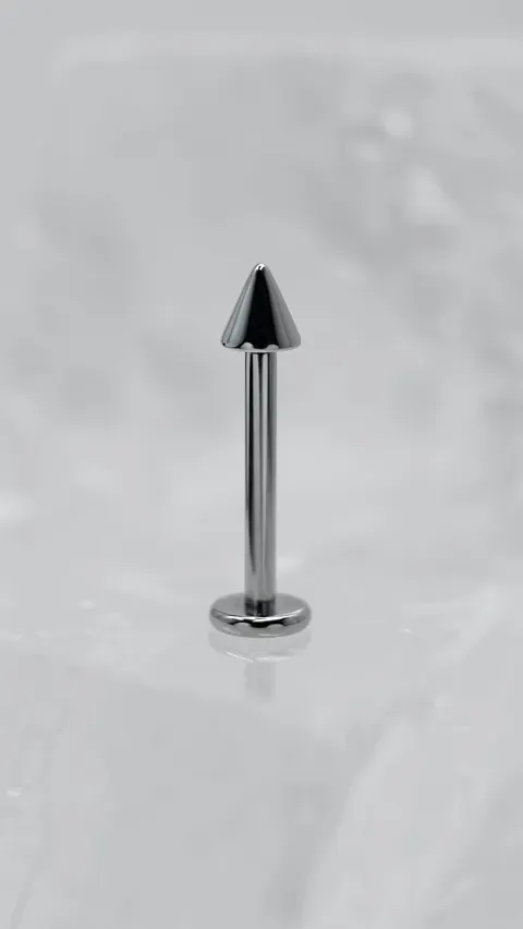 Labret tytanowy z gwintem zewnętrznym 'spike'