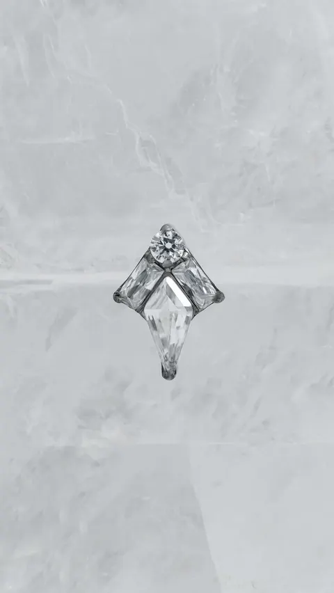 Tytanowy labret 'crystal vertex'