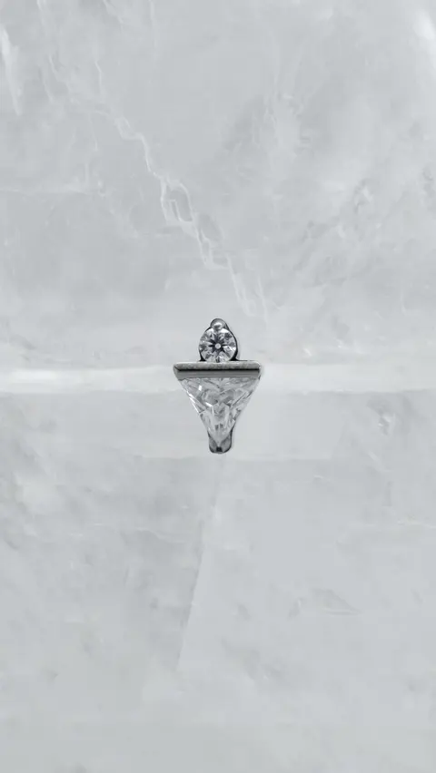 Labret tytanowy 'crystal apex'