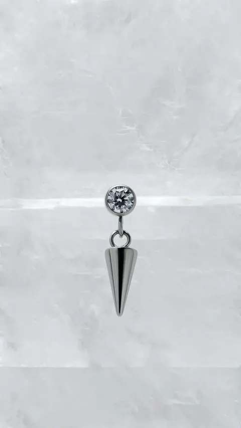 Labret tytanowy 'iron spike'