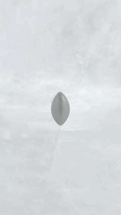 Labret tytanowy 'marquess drop'