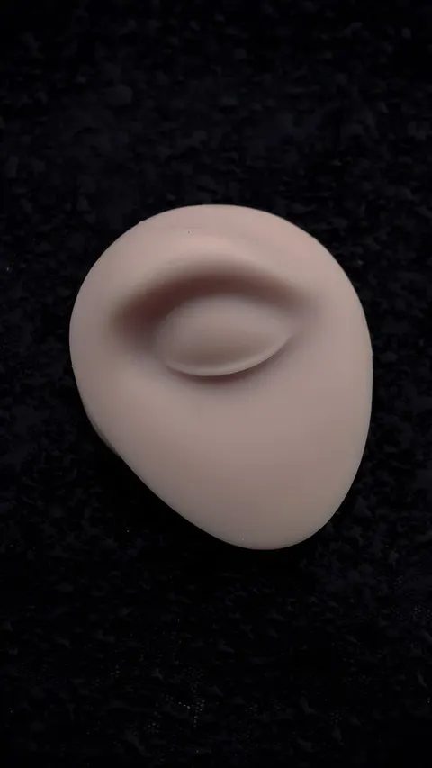 Silikonowy model brwi