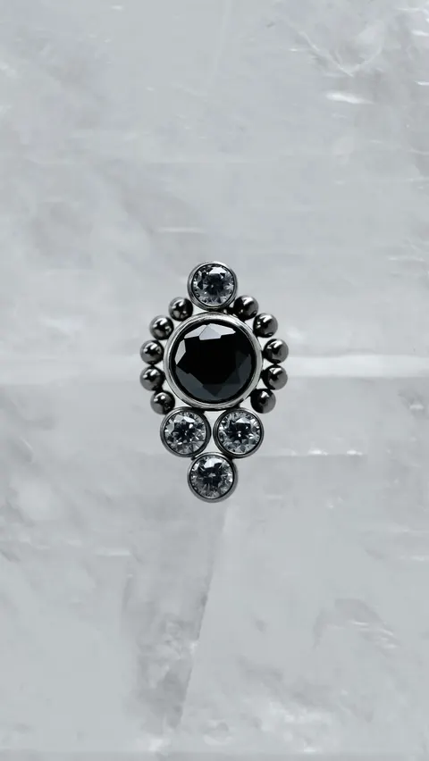 Labret tytanowy 'black atom'