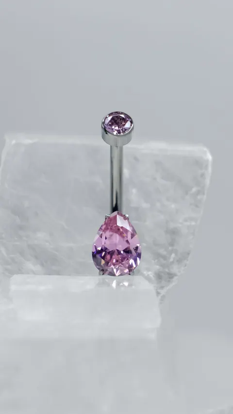 Tytanowy kolczyk do pępka 'crystal drop pink'