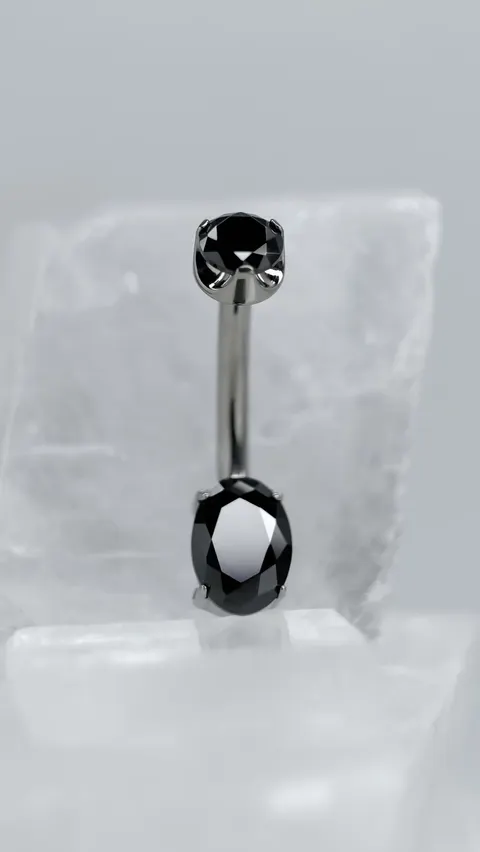 Tytanowy kolczyk do pępka 'navel luxe black'