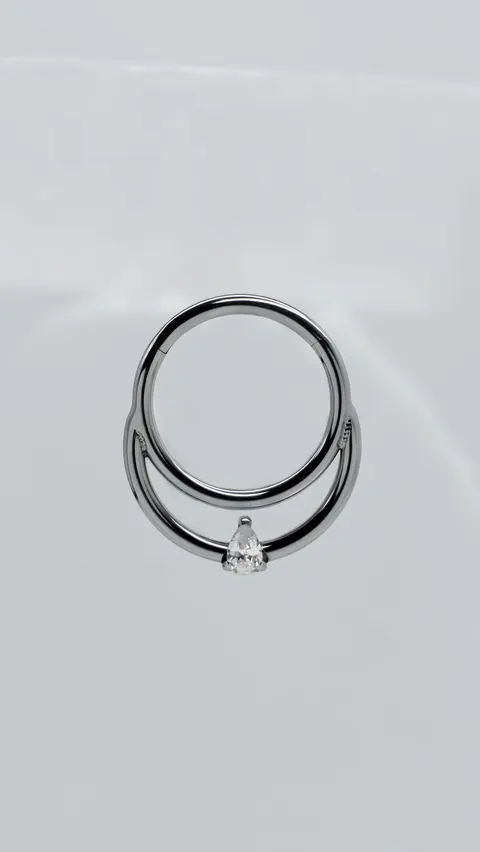 Kółko tytanowe 'crystal crescent moon'