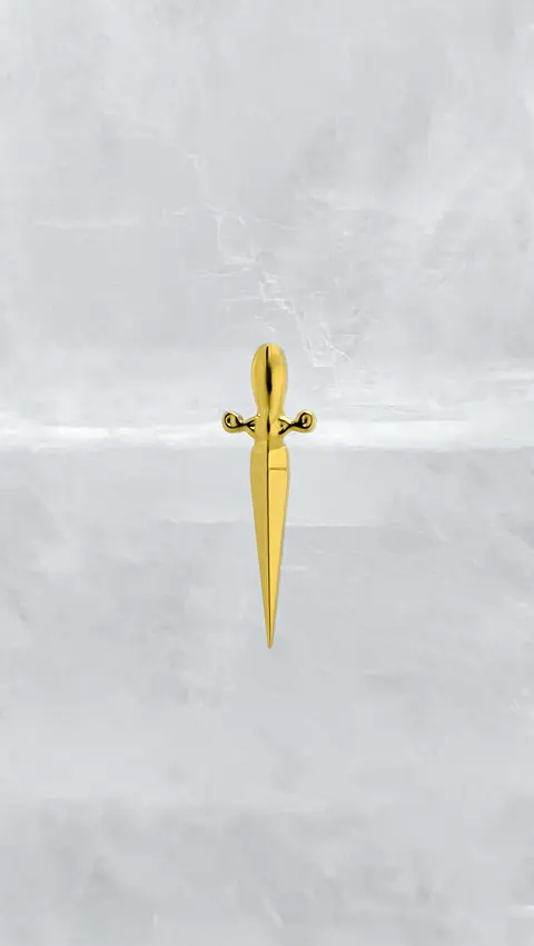 Labret tytanowy 'golden dagger'