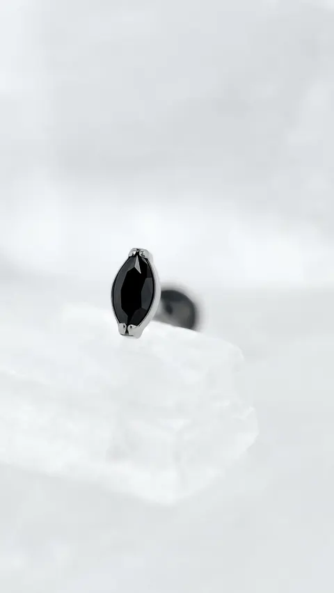 Labret tytanowy 'crystal diamond black'
