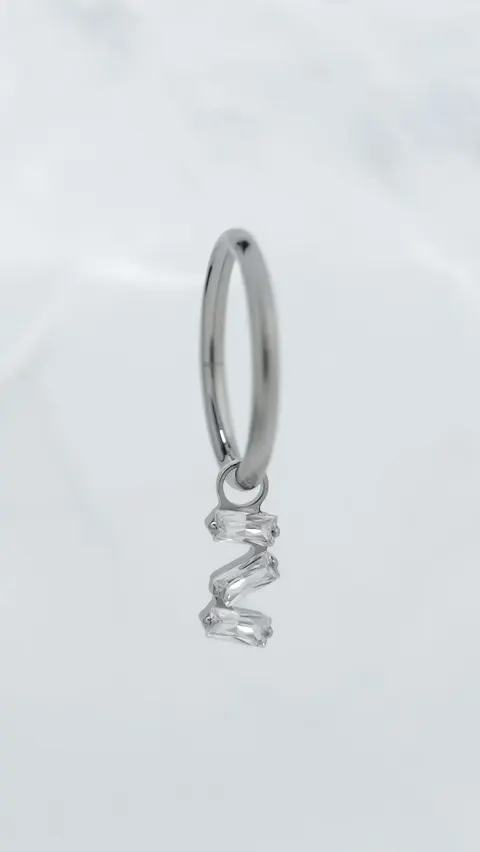 Tytanowe kółko z zawieszką 'crystal axis'
