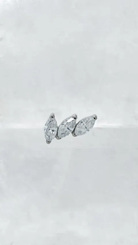 Labret tytanowy 'crystal cascade'